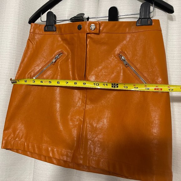 SHINESTAR Mini Skirt. Color orange. Faux Leather. Size L - Picture 6 of 11